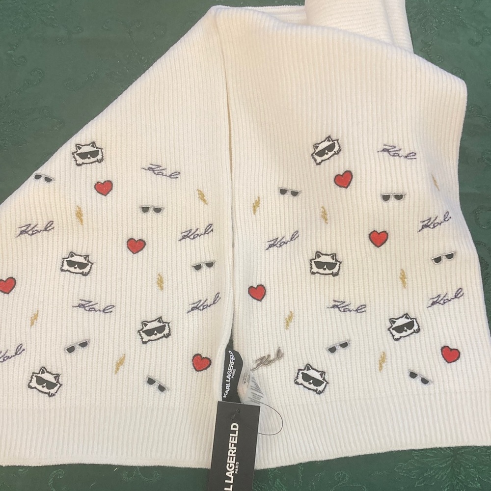 Karl Lagerfeld NWT Off White Scarf w/Iconic Motifs. Shaker Knit with ribbed edge